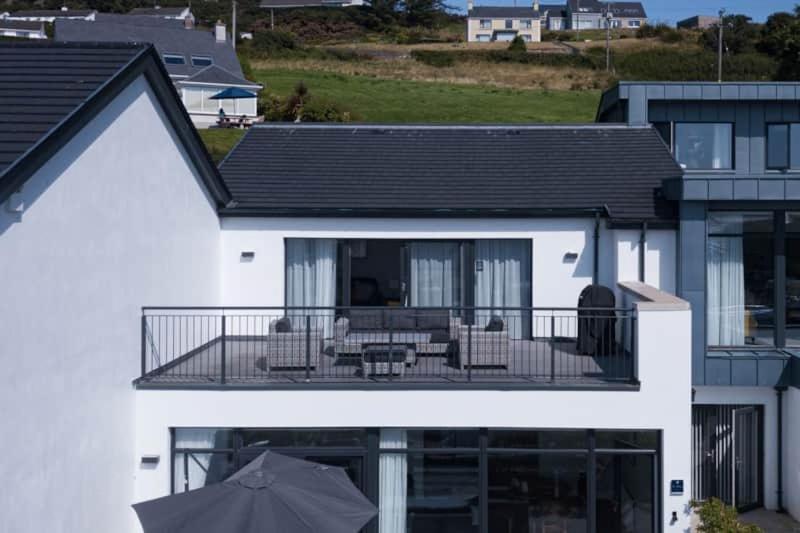 Bayview Luxury 3 Bedroom Apartment First Floor Downings Exterior foto